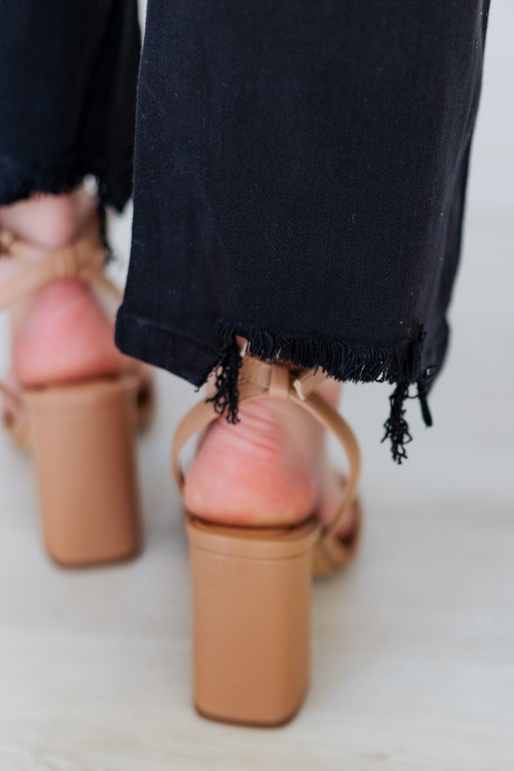 RISEN: BLACK HIGHRISE CROP STRAIGHT JEAN