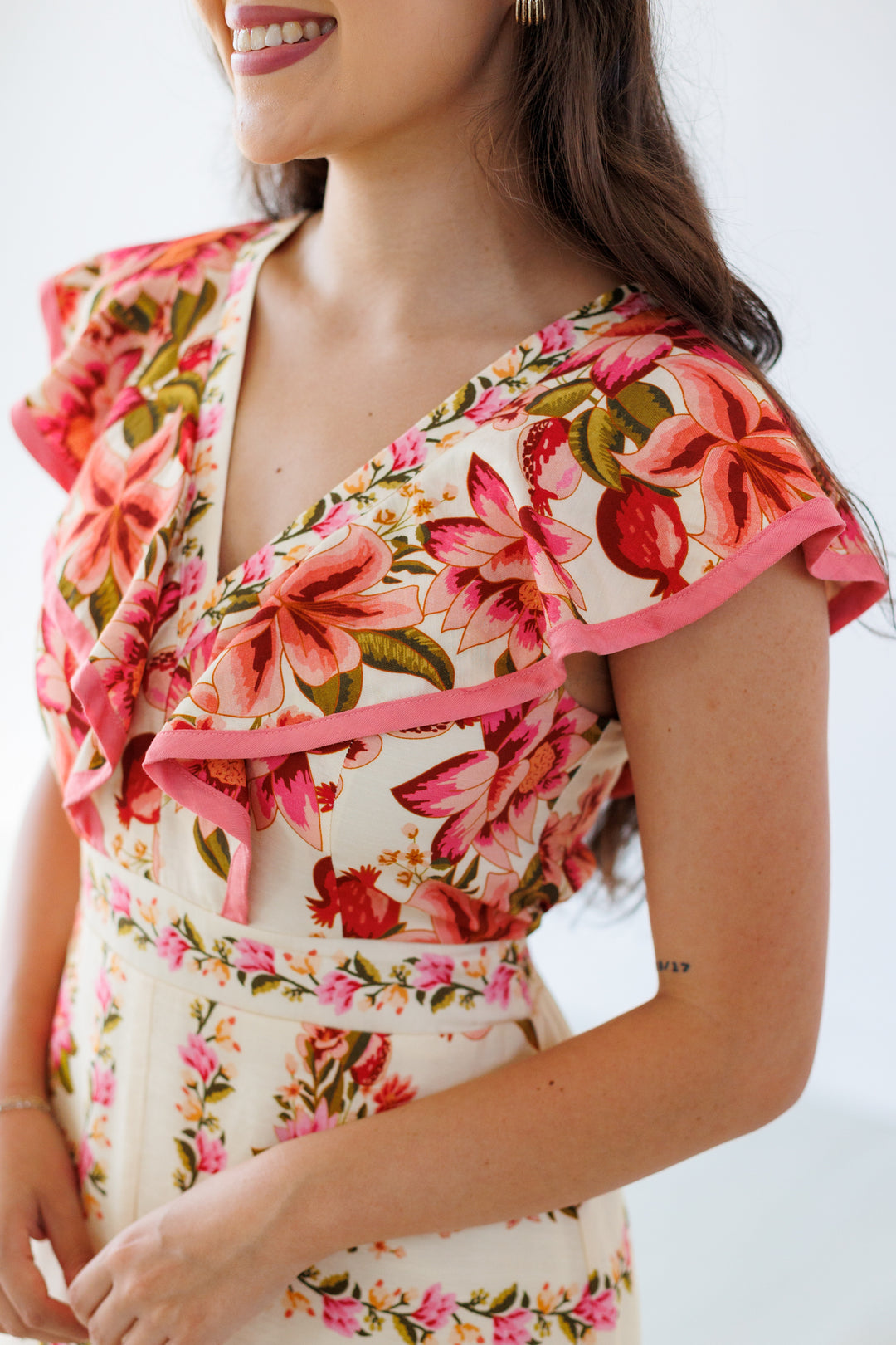 BORDER PRINT RUFFLE SHOULDER MIDI