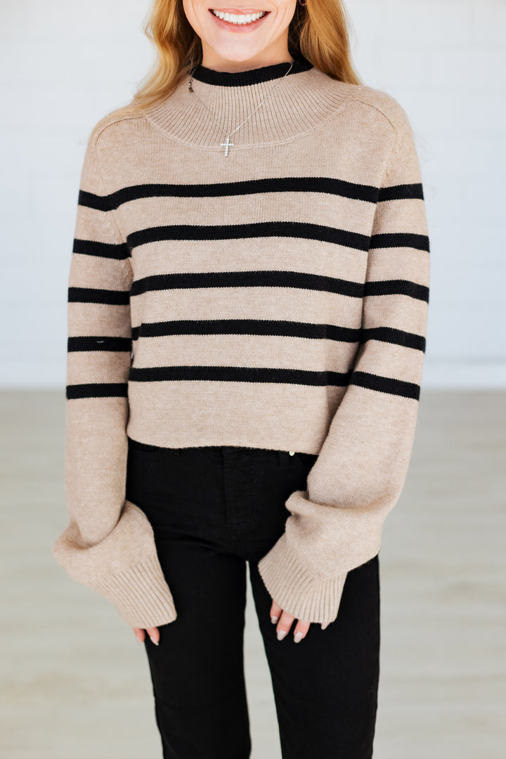 LATTE STRIPED TURTLENECK SWEATER