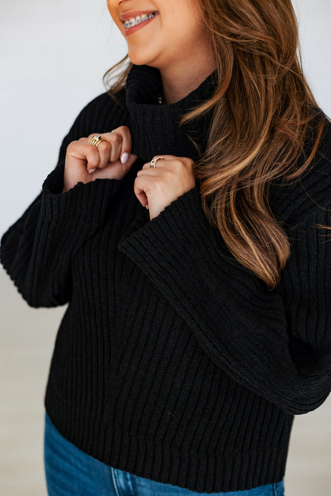BLACK CHENILLE RIBBED SWEATER