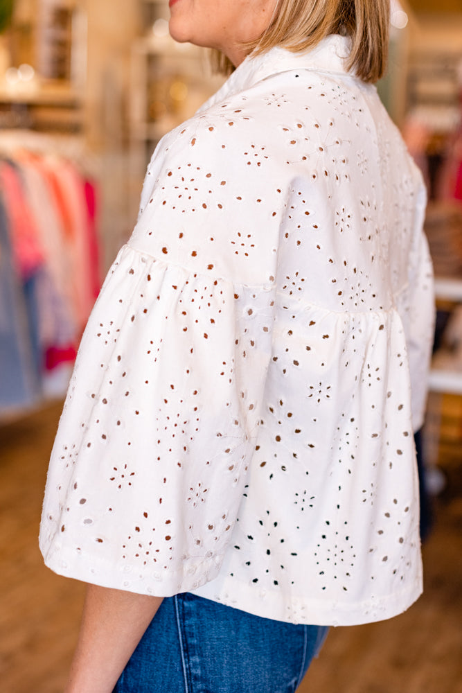 WHITE EYELET WIDE SLEEVE CROPPED JACKET