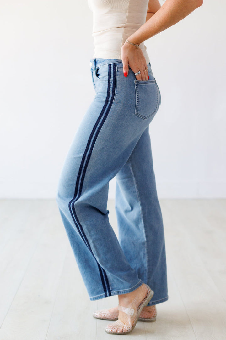 MEDIUM DENIM SIDE STRIPE SWEAT JEAN