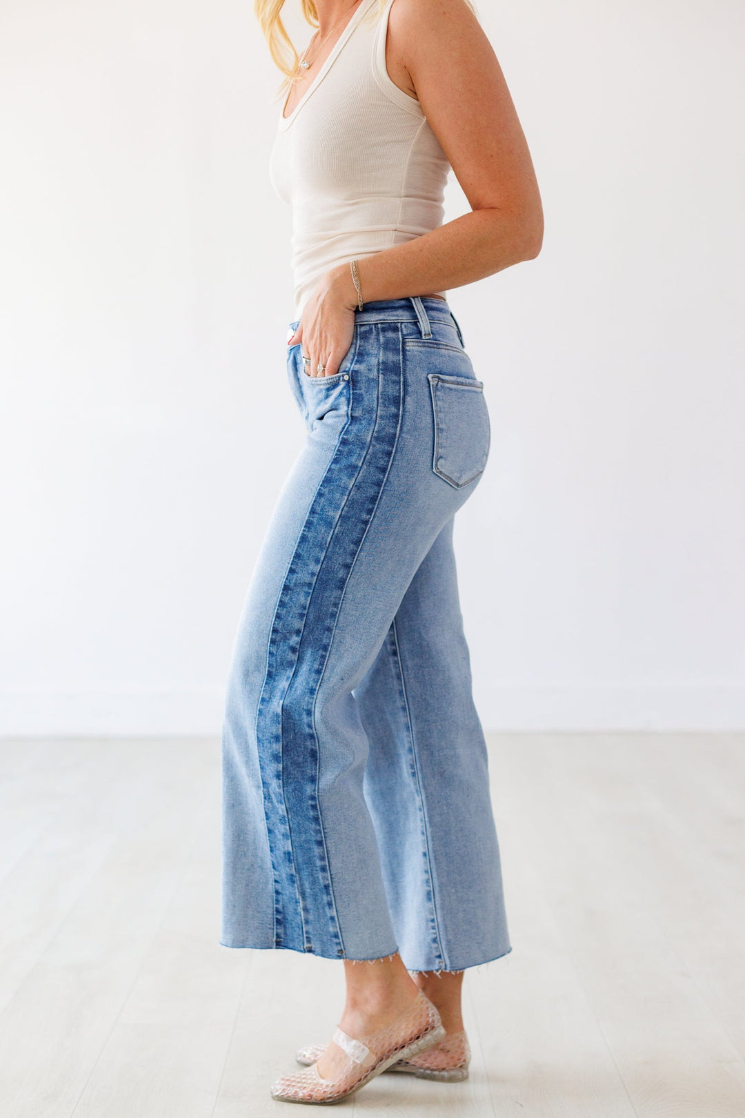 RISEN: H/R SIDE CONTRAST JEAN
