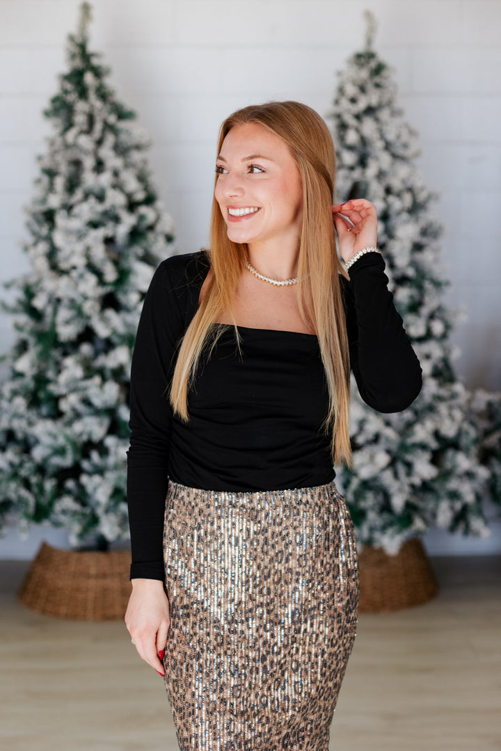 BLACK SQUARE NECK LONG SLEEVE TOP