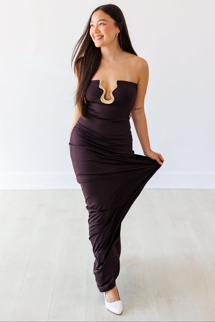 STRAPLESS KEYHOLE BODYCON DRESS