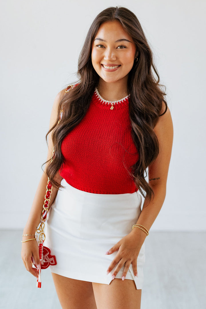 STITCH DETAIL SLEEVELESS SWEATER: RED