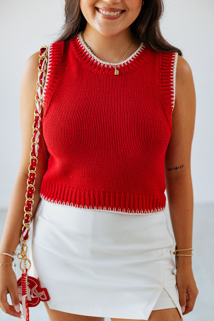 STITCH DETAIL SLEEVELESS SWEATER: RED