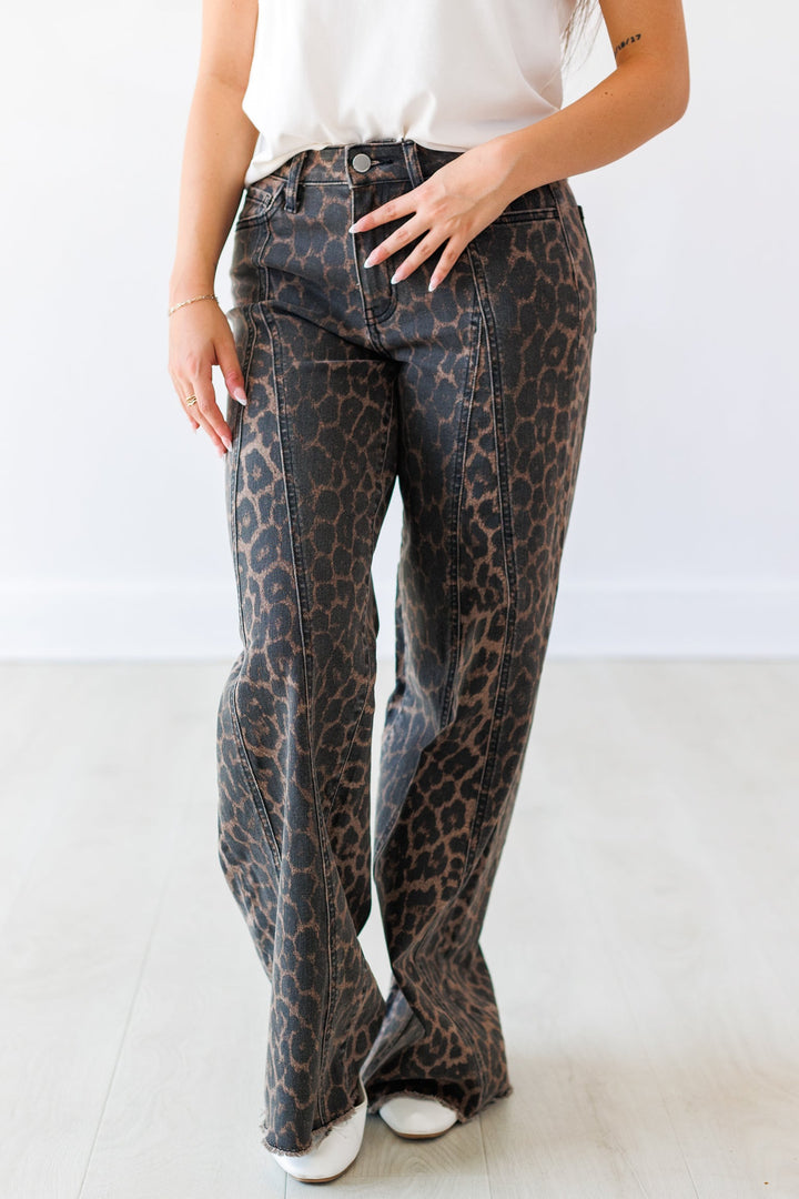 WIDE LEOPARD PRINT JEAN
