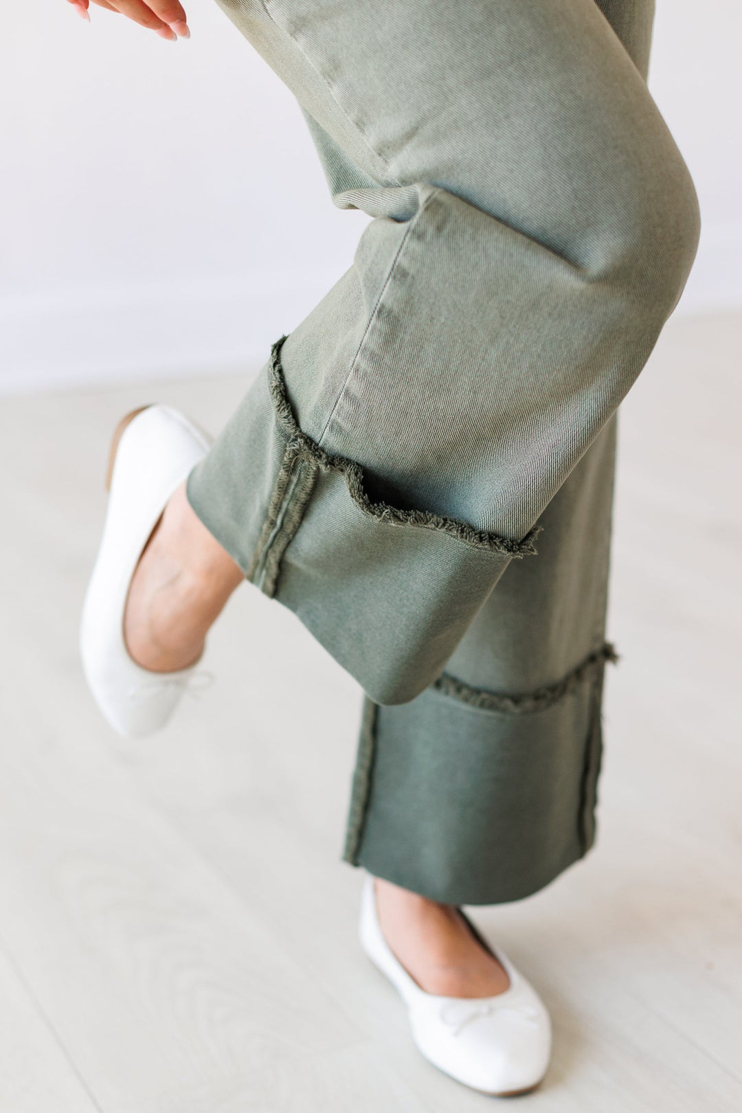 RISEN: WIDE CUFF CROP JEAN- BURNT OLIVE