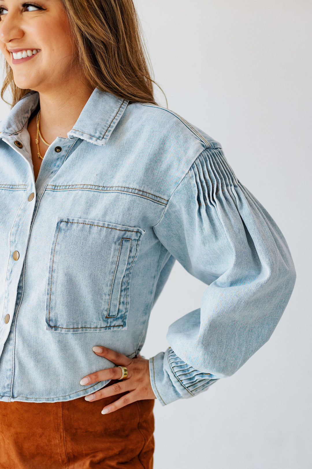 CROPPED LIGHT DENIM JACKET