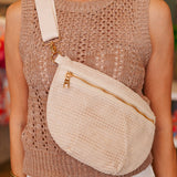 CREAM RAFFIA BUM BAG