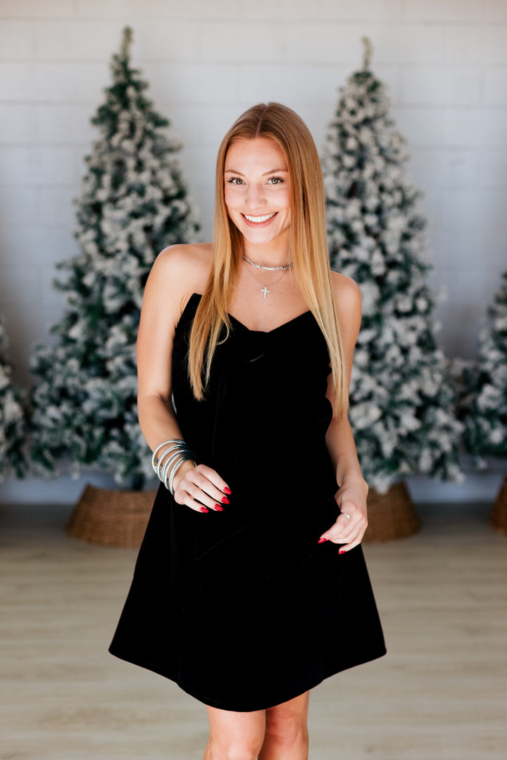 BLACK VELVET STRAPLESS BOW DRESS
