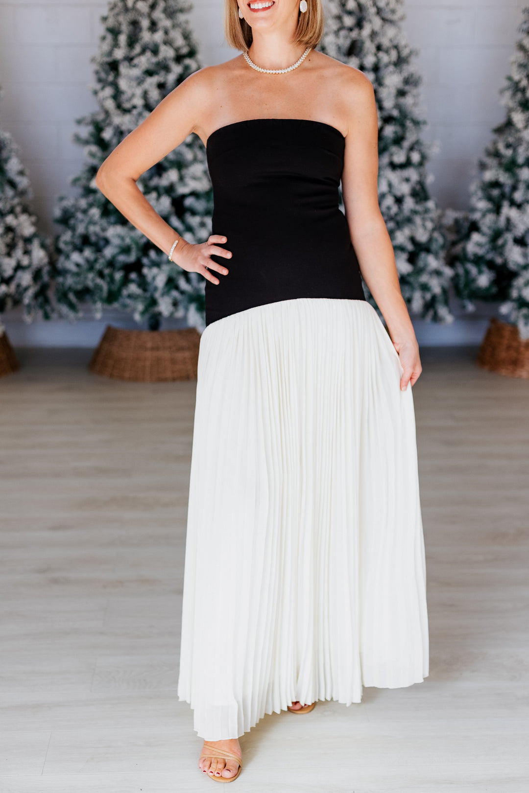 BLACK & WHITE DROP WAIST PLEATED MAXI DRESS