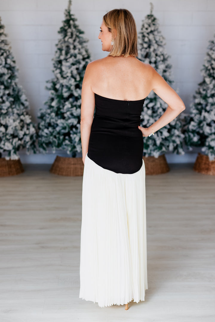 BLACK & WHITE DROP WAIST PLEATED MAXI DRESS