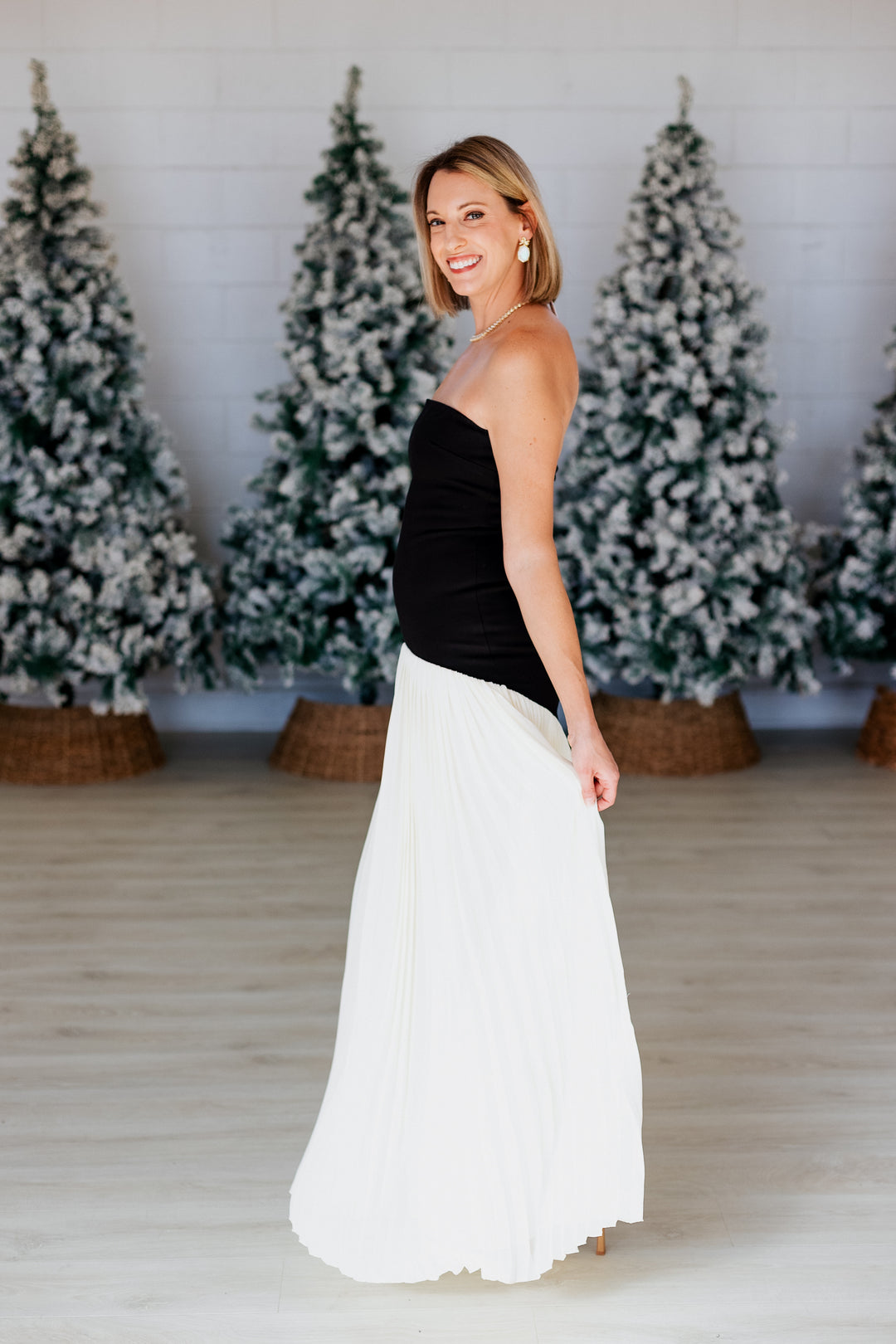 BLACK & WHITE DROP WAIST PLEATED MAXI DRESS