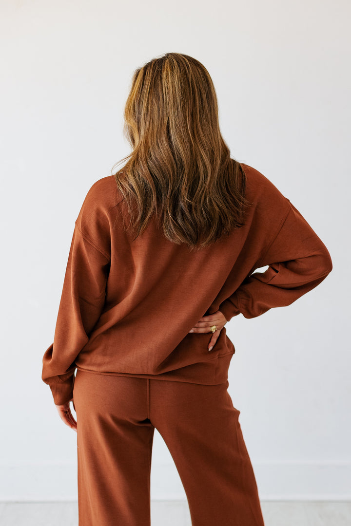SCUBA LUXE TURTLENECK SWEATSHIRT- CHESTNUT