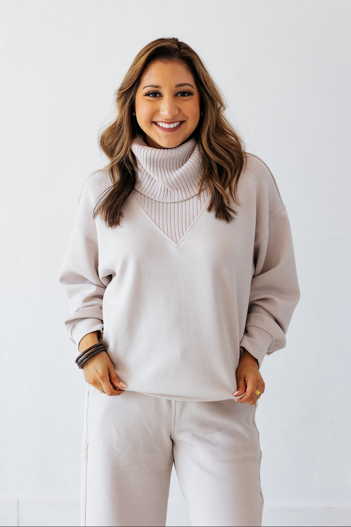 SCUBA LUXE TURTLENECK SWEATSHIRT- MOCHA CREAM