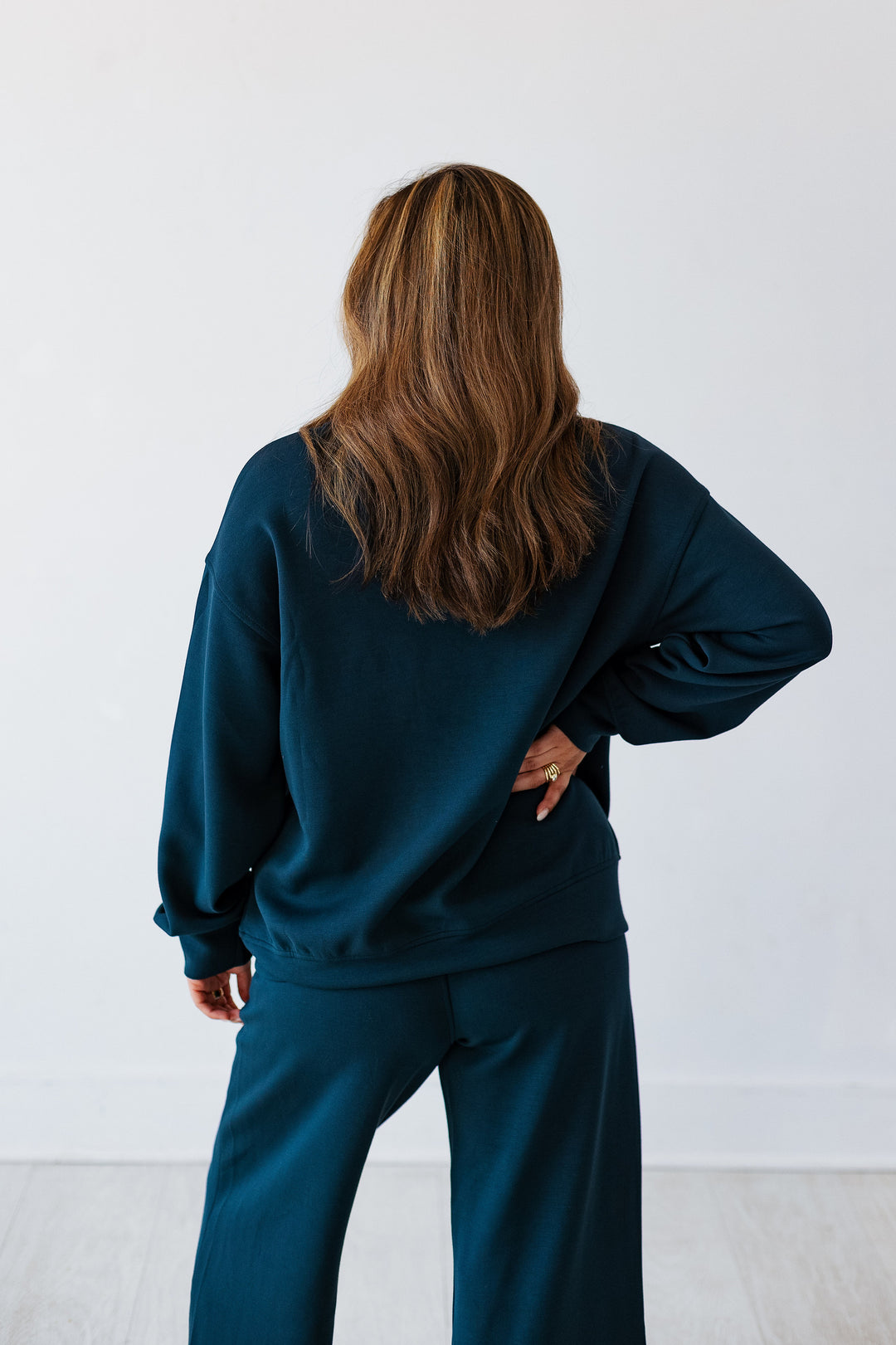 SCUBA LUXE TURTLENECK SWEATSHIRT- TEAL NAVY