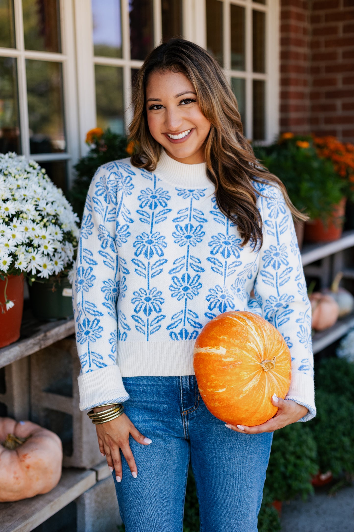 BABY BLUE FLOWER PATTERN SWEATER