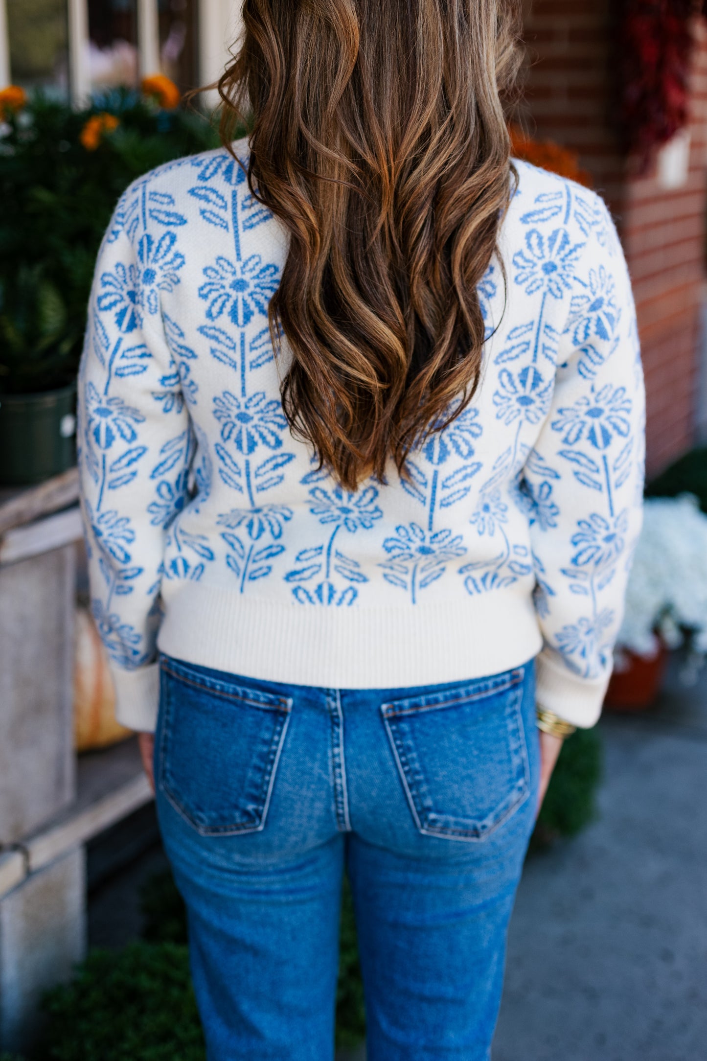 BABY BLUE FLOWER PATTERN SWEATER