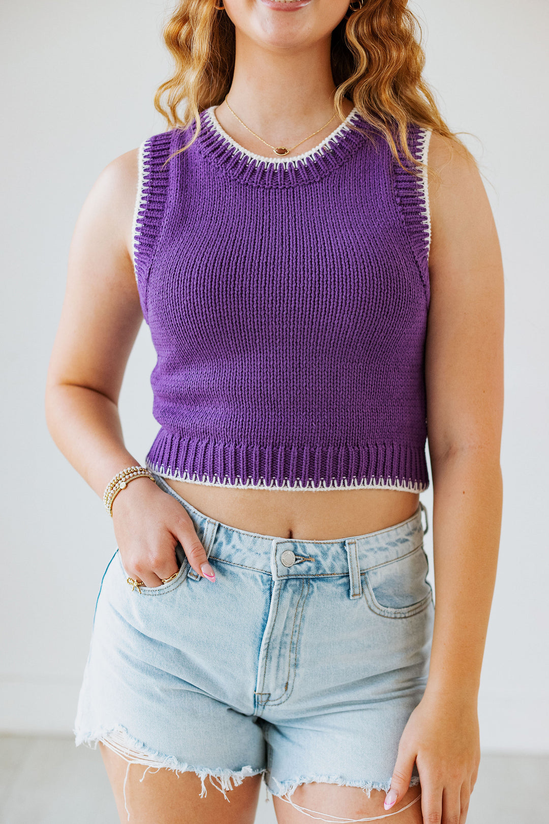 STITCH DETAIL SLEEVELESS SWEATER: PURPLE