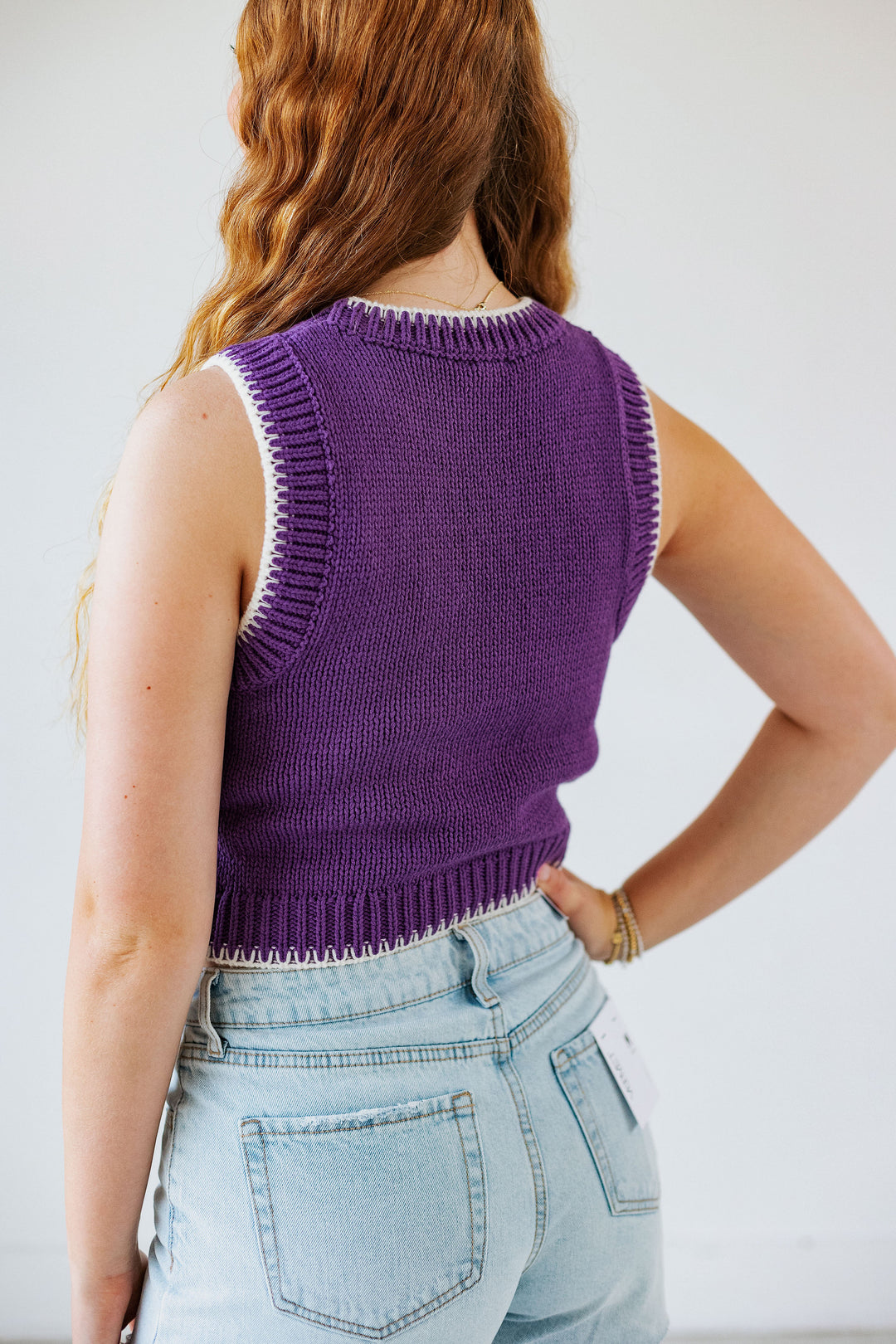 STITCH DETAIL SLEEVELESS SWEATER: PURPLE