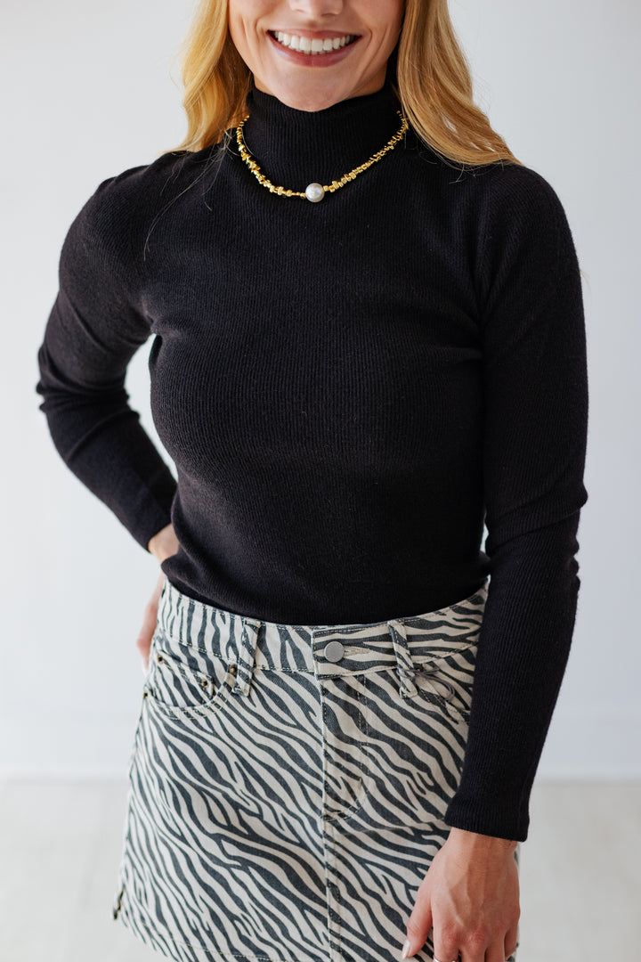 BELLA BLACK TURTLENECK SWEATER