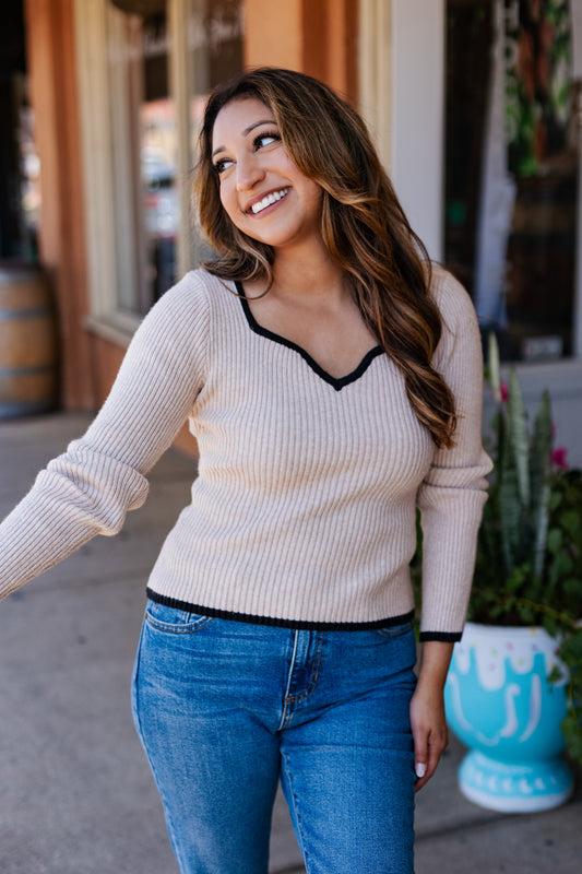 FINE LINE TAUPE SWEETHEART TOP