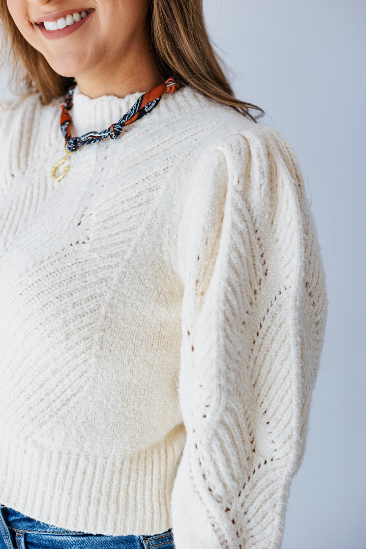 CREAM SCALLOP DETAIL SWEATER