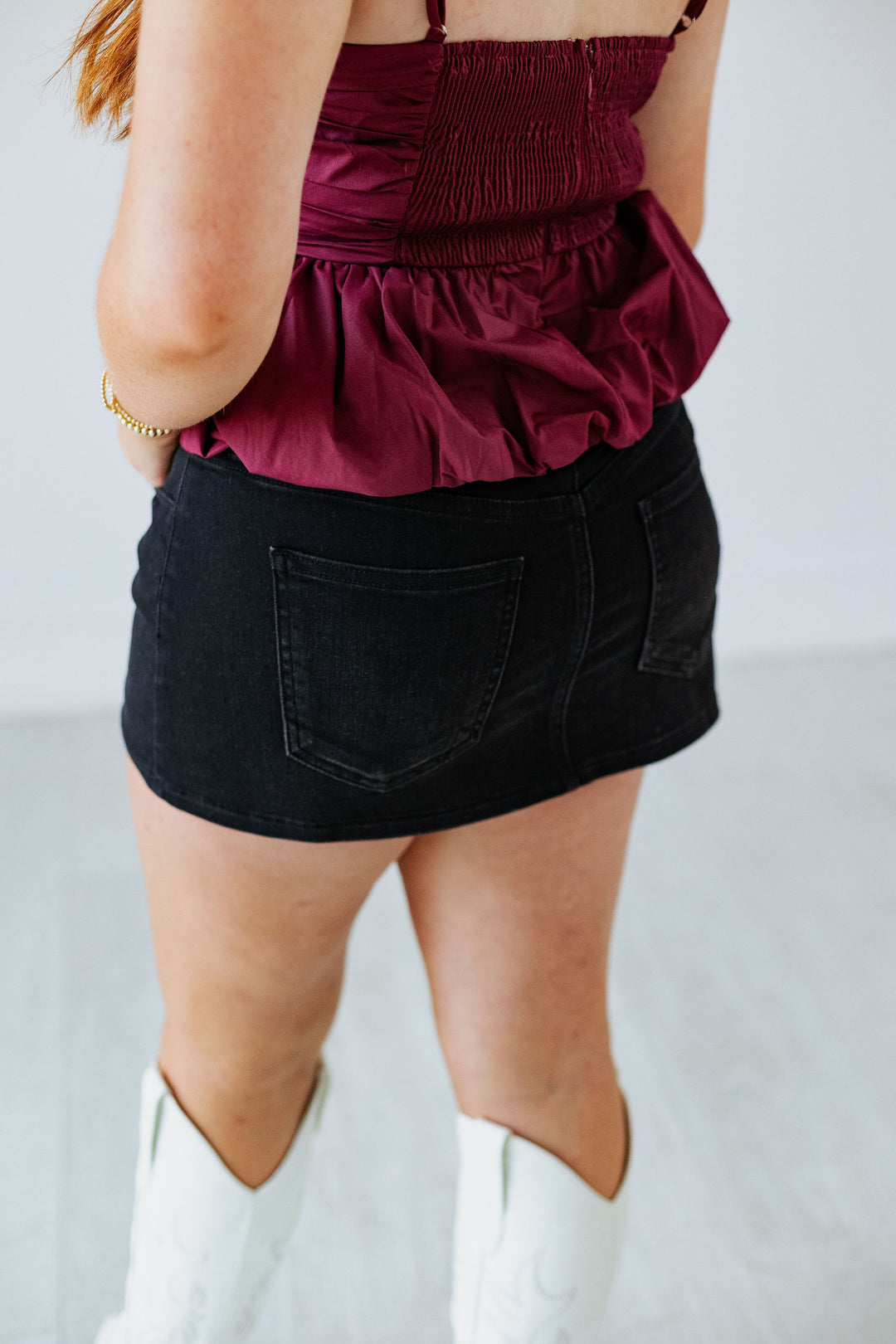WASHED BLACK DENIM SKORT