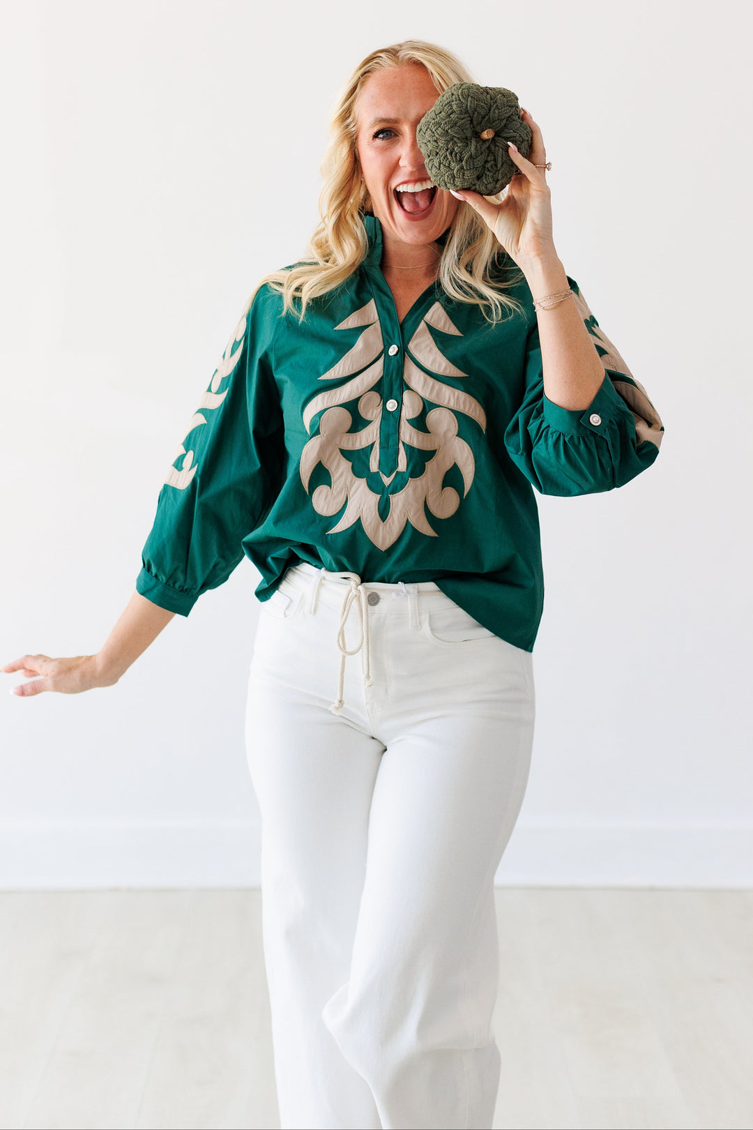 APPLIQUE 3/4 SLEEVE BLOUSE - HUNTER GREEN
