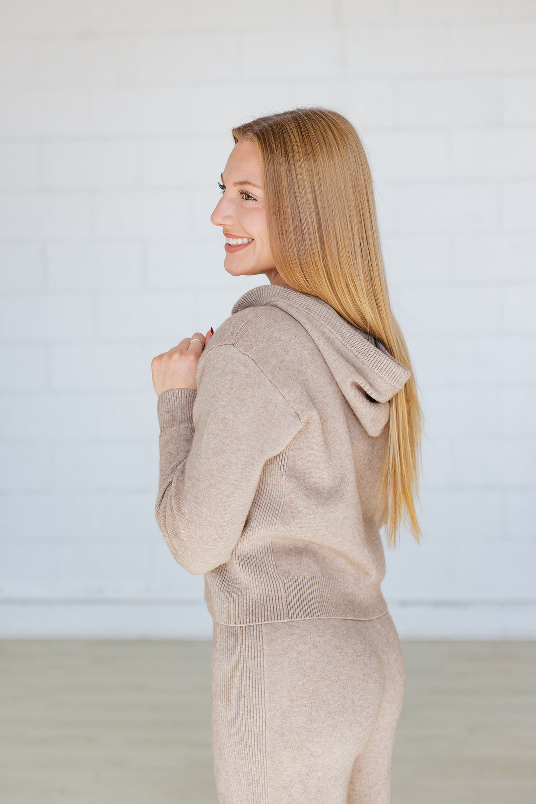 RIBBED KNIT ZIP UP HOODIE- OATMEAL