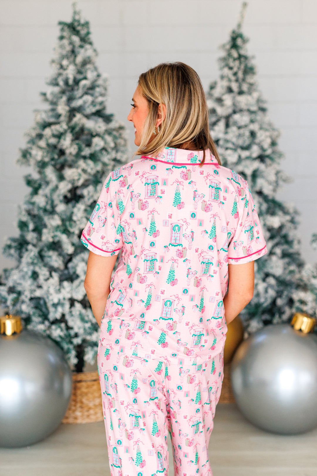 PINK CHRISTMAS COTTAGE SHORT SLEEVE PAJAMA SET BACK VIEW