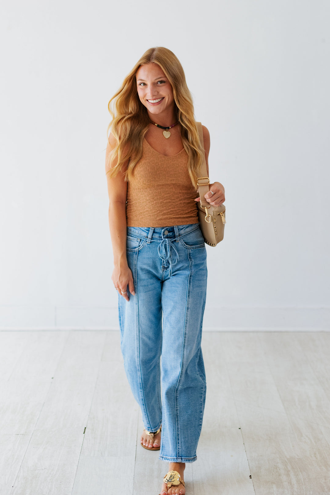 LIGHT WASH BARREL JEAN WITH WAIST TIE