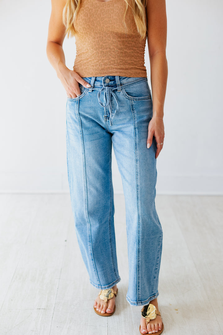 LIGHT WASH BARREL JEAN WITH WAIST TIE