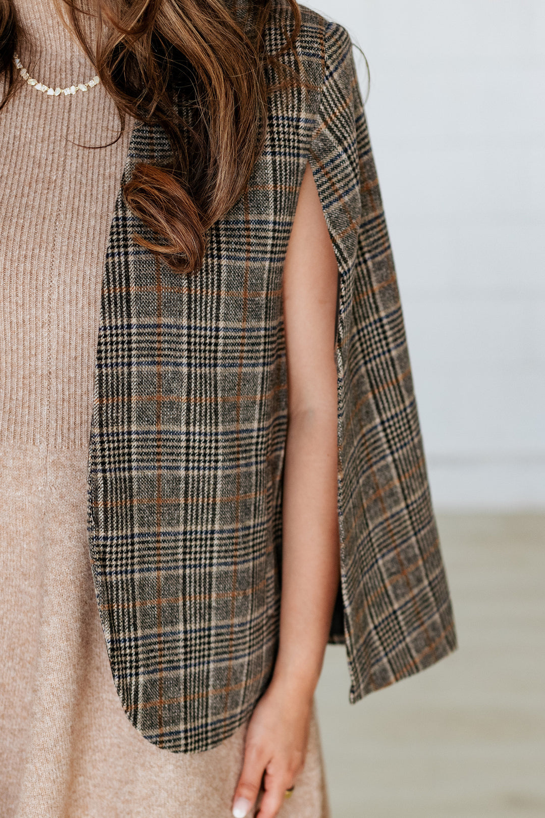 CHOCOLATE PLAID CAPELET