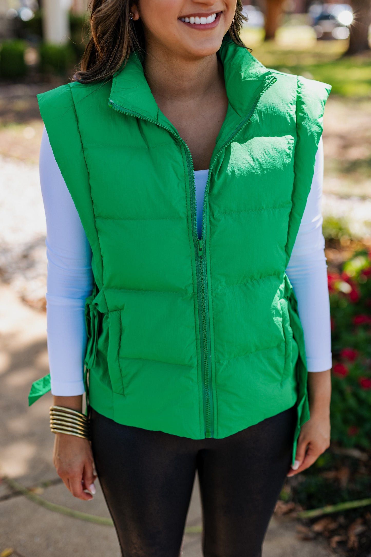 SIDE TIE PUFFER VEST / KELLY GREEN