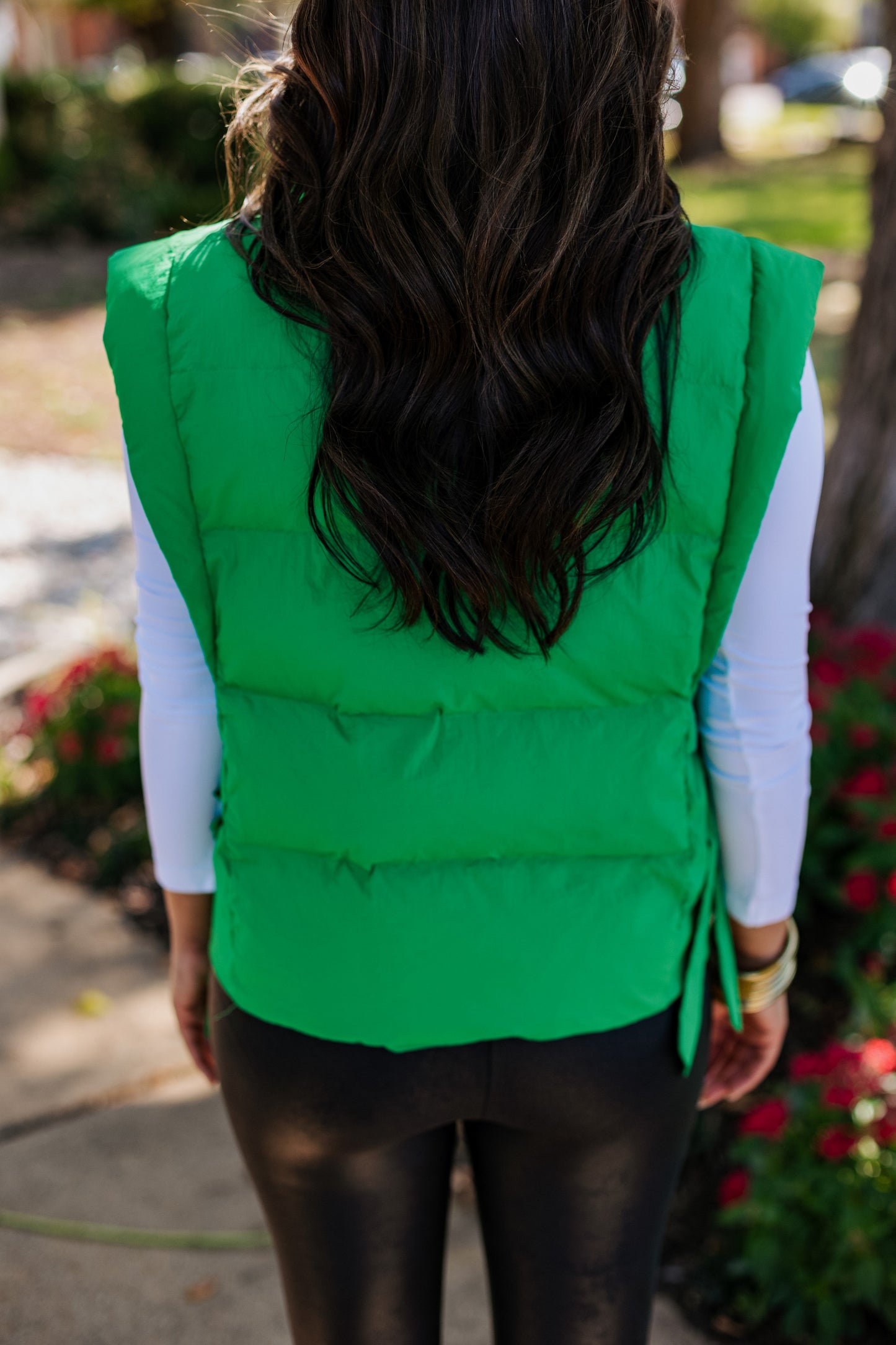 SIDE TIE PUFFER VEST / KELLY GREEN