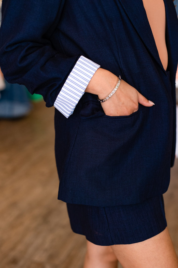 CLASSIC LINEN CINCHED SLEEVE BLAZER- NAVY