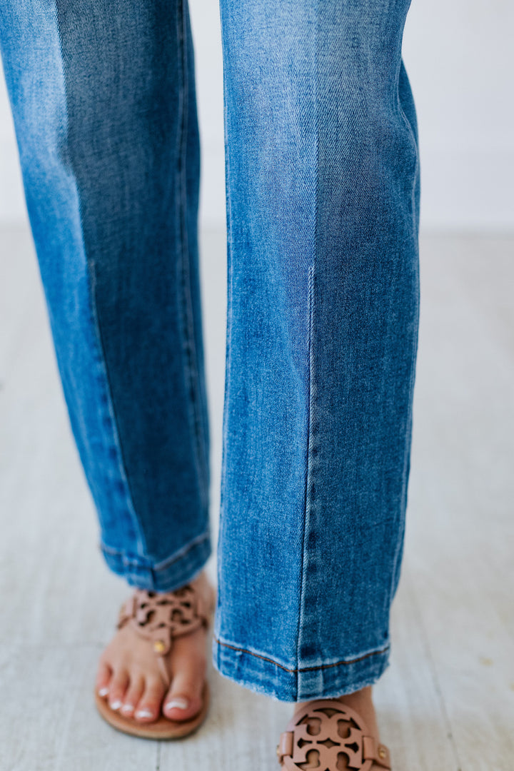 RISEN: HIGHRISE BOYFRIEND TAPER JEAN