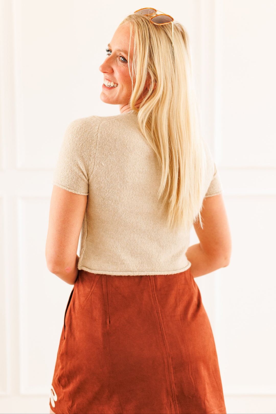 LIGHT MOCHA SHORT SLEEVE SWEATER