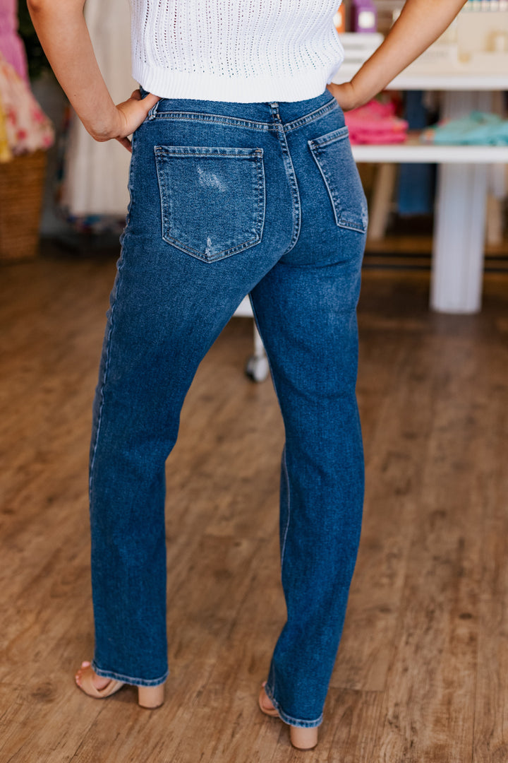 DARK DENIM STRAIGHT LEG JEAN