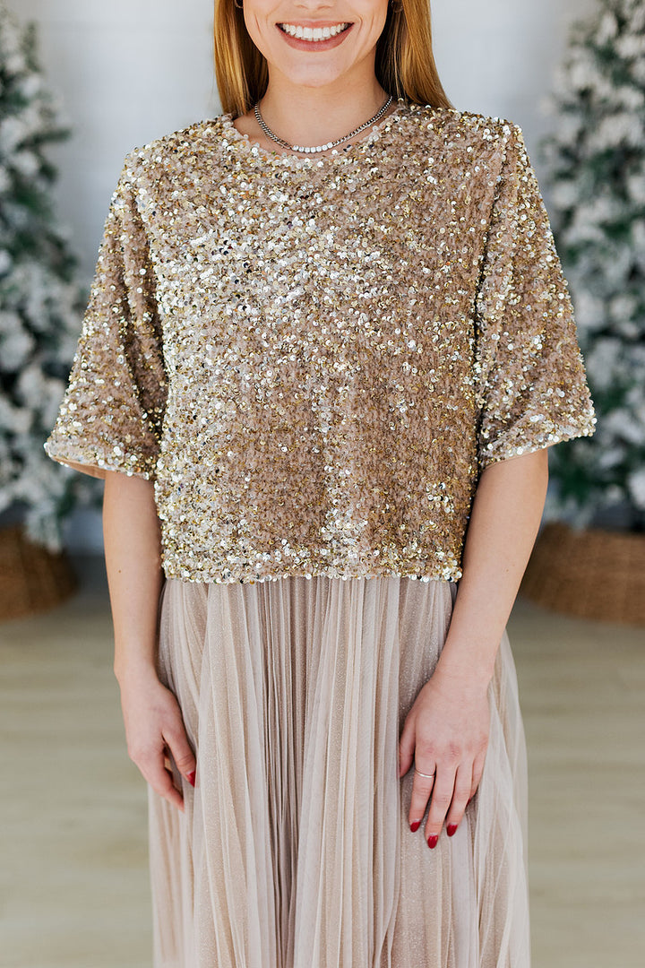 GOLDEN SPOTLIGHT SEQUIN TOP