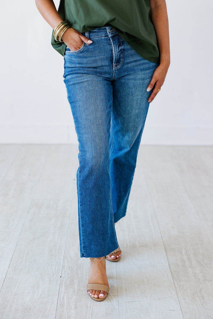 RISEN: MEDIUM DENIM HIGHRISE CROP STRAIGHT JEAN