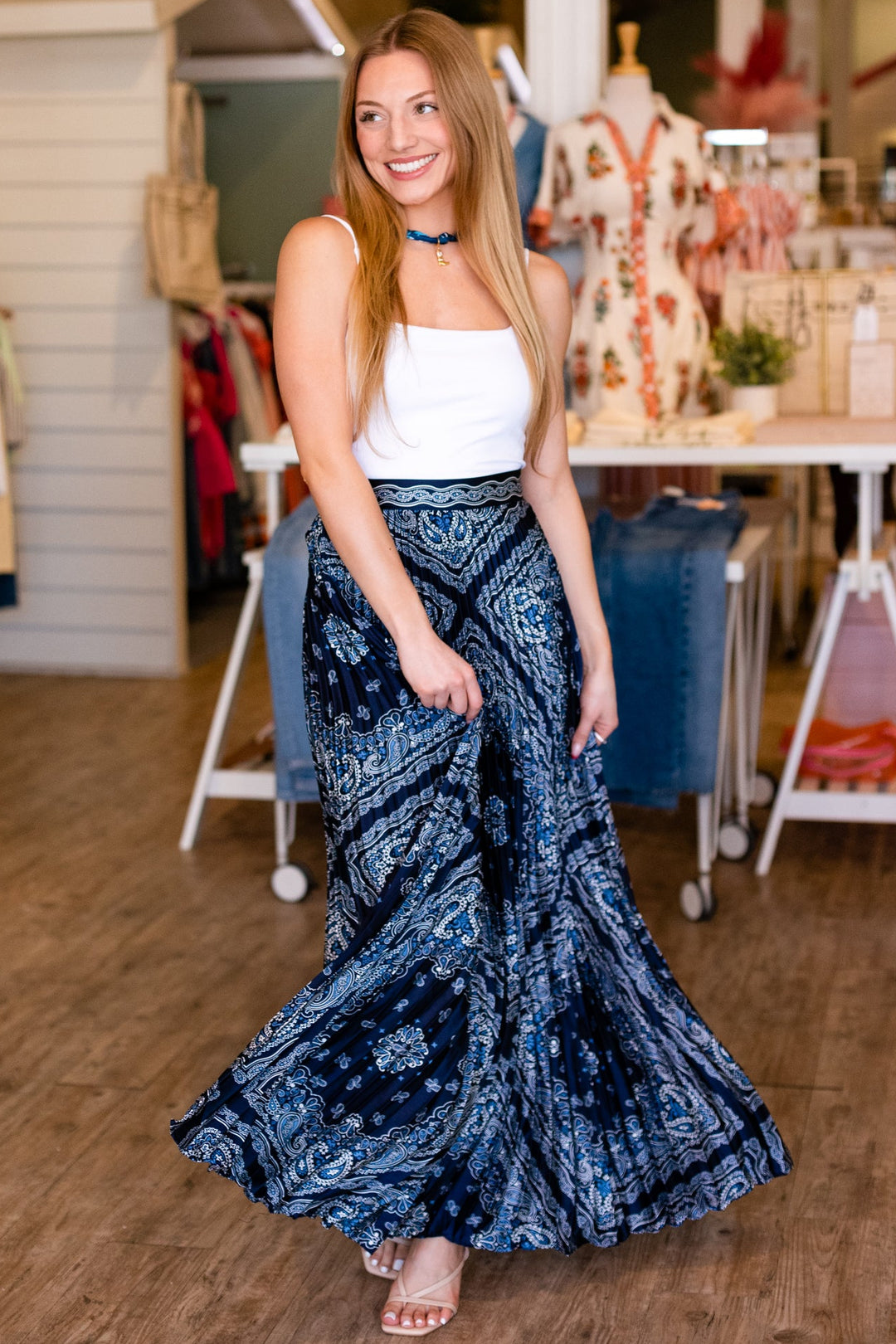 NAVY BANDANA PRINT PLEATED SKIRT