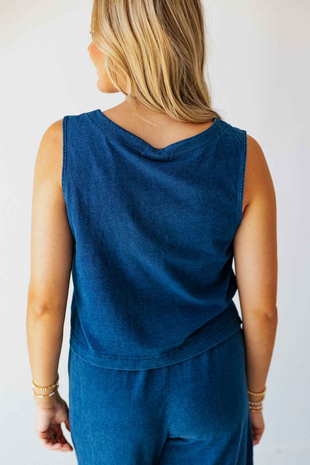 Z SUPPLY: SOLACE V-NECK JERSEY TOP- INDIGO