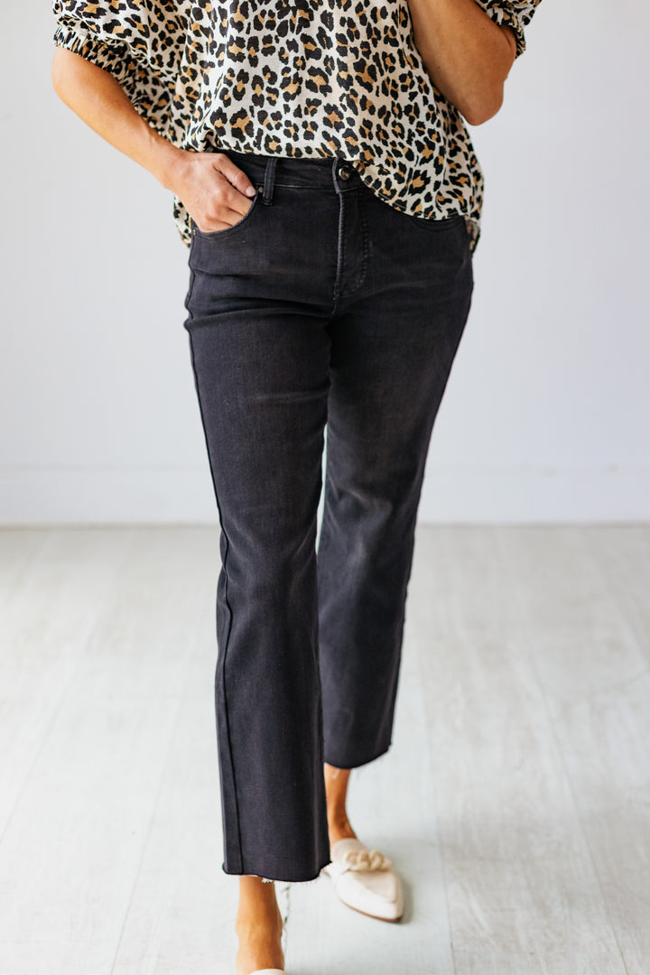 BLACK MIDRISE CROP STRAIGHT JEAN