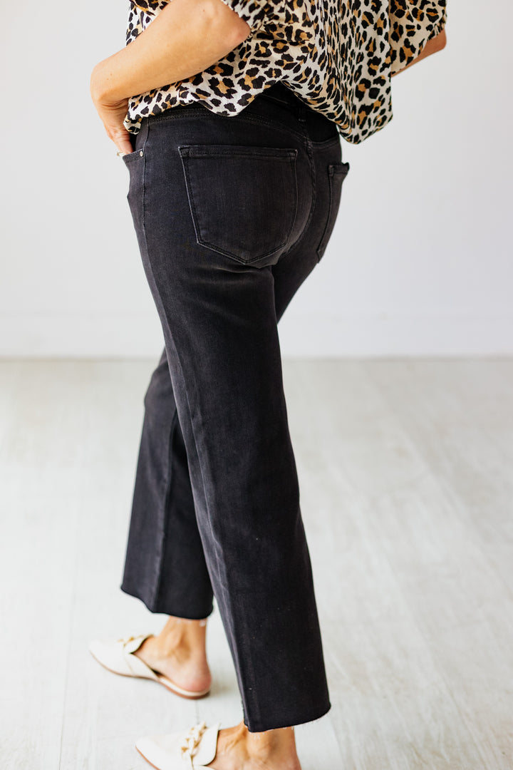 BLACK MIDRISE CROP STRAIGHT JEAN