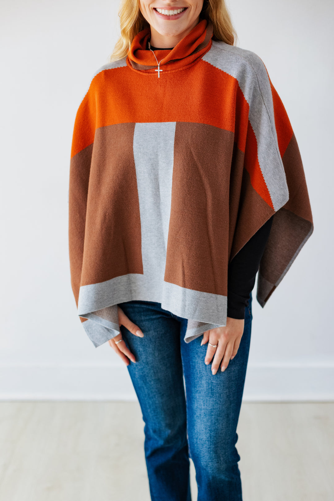 COLORBLOCK TURTLENECK KNIT PONCHO- HEATHER GREY