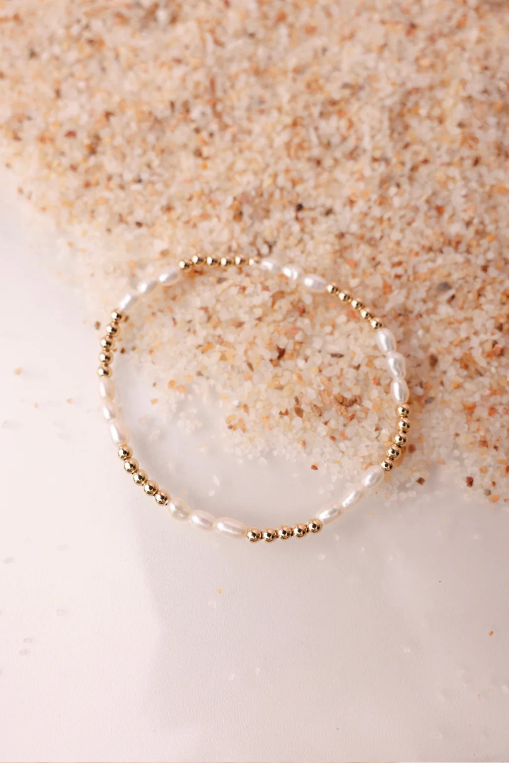 BEADED BLONDES: ALLI PEARL BRACELET